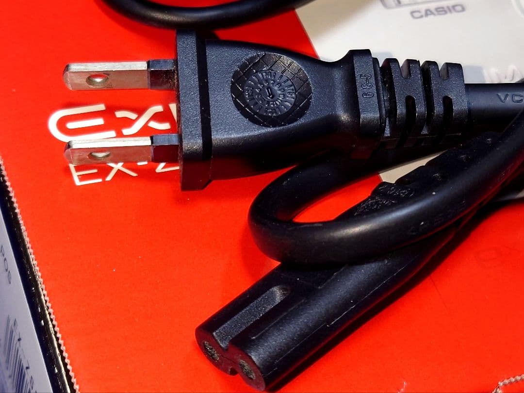 CASIO EXILIM EX-ZS25 シルバー SDカード4G付き