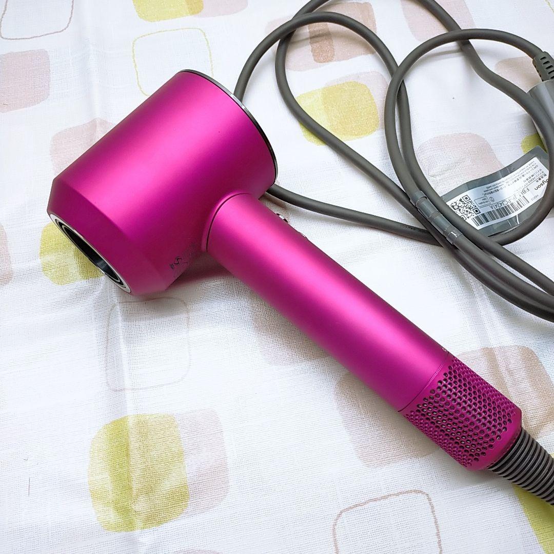 《ほぼ未使用》 ダイソン ドライヤー HD03 Dyson