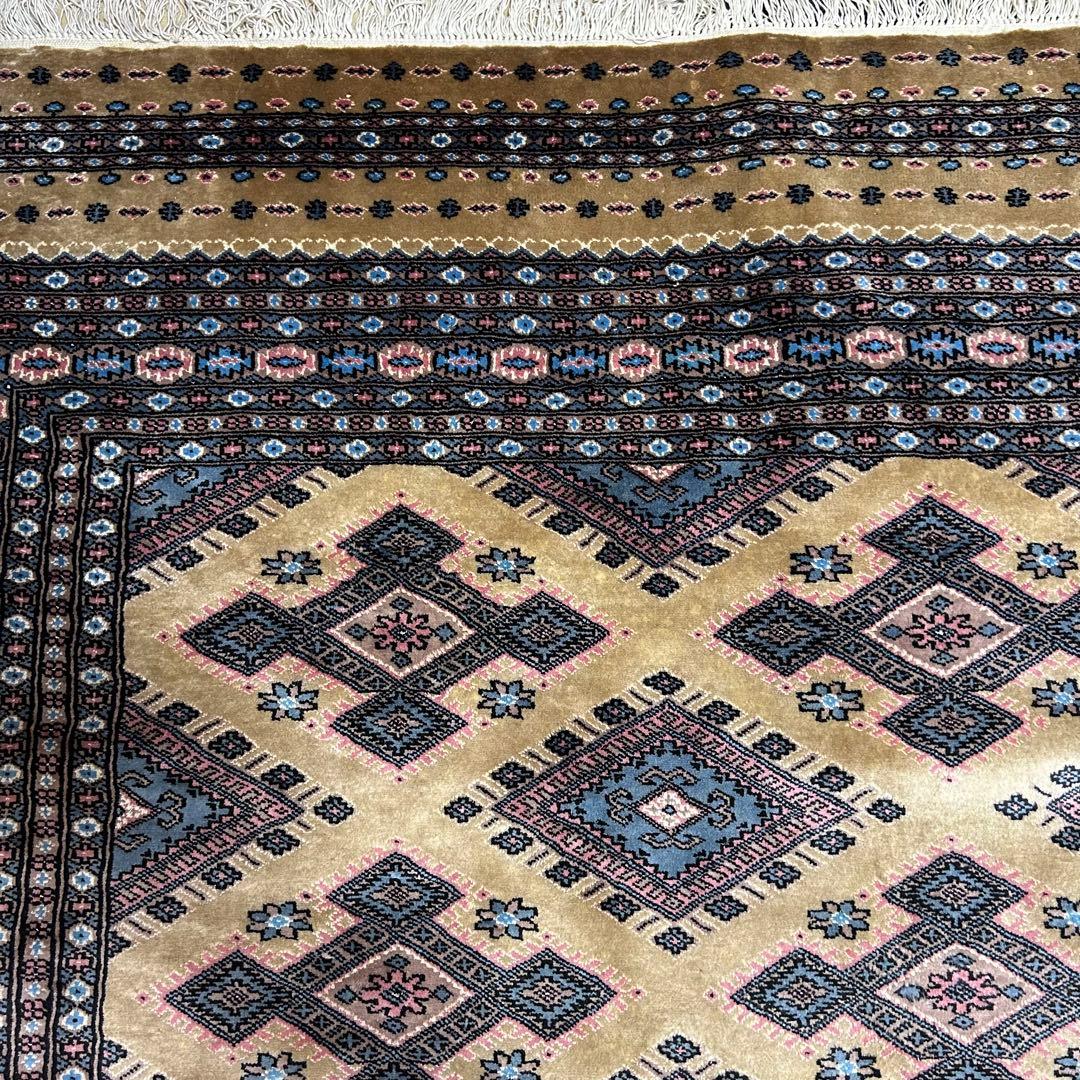 パキスタン絨毯　ラグ　手織り絨毯　ペルシャ絨毯