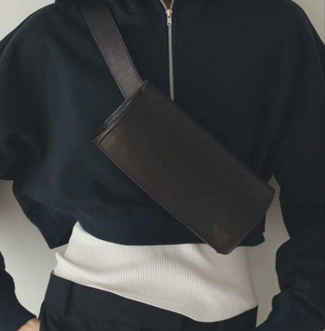 ETRE TOKYO × Inswirl ディアスキンボディバッグ