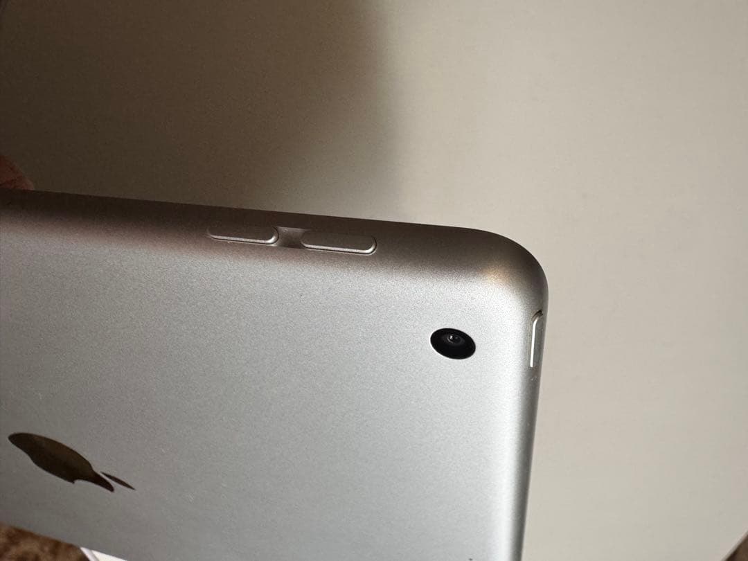 iPad 第8世代 32GB シルバー 美品 箱付き