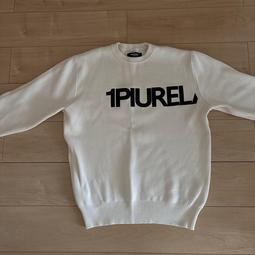 1PIU1UGUALE3 RELAXホワイトニットセーター