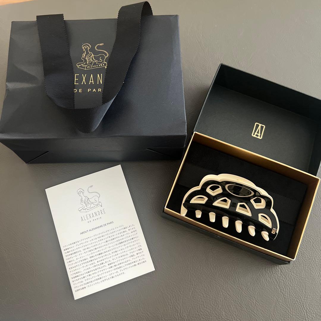 ALEXANDRE DE PARIS ヘアクリップ 黒と白